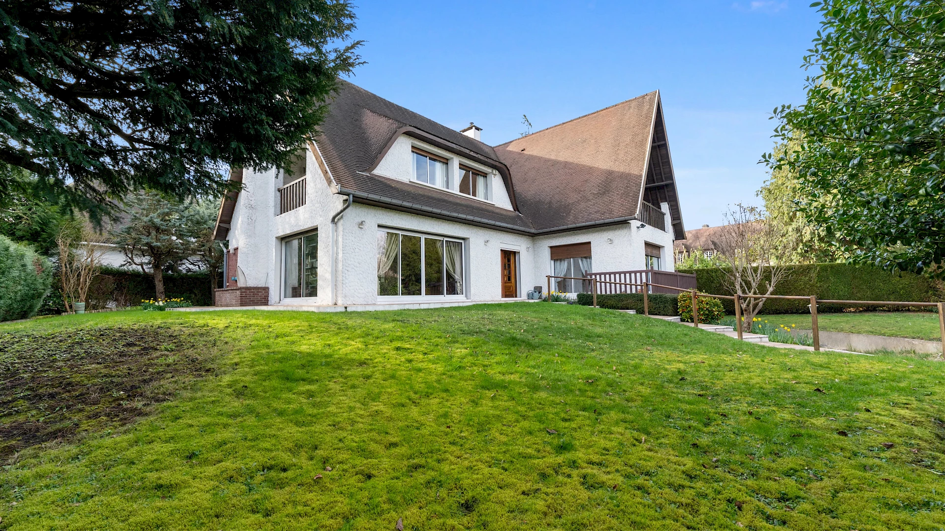 Villa 5 pièces 235 m²