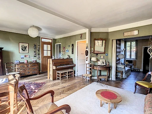 Maison 8 pièces 145 m²